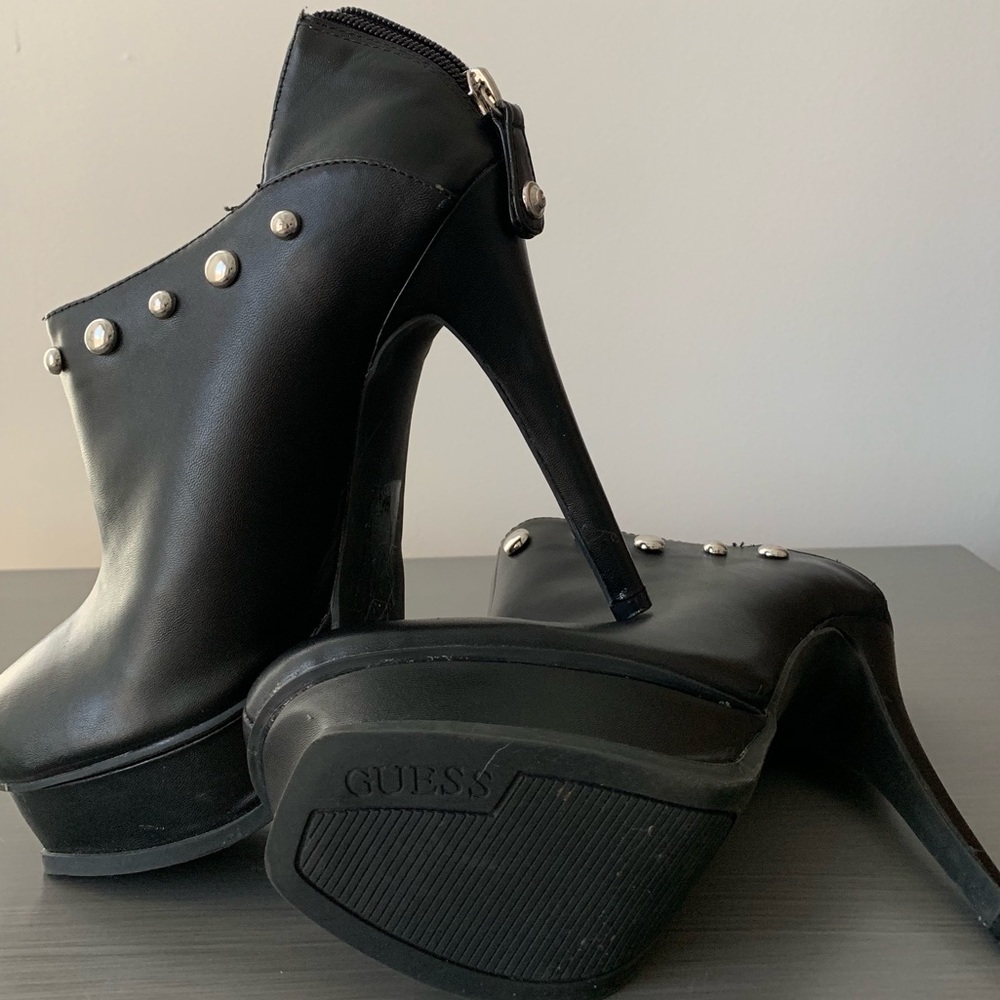 Guess shoes #6m